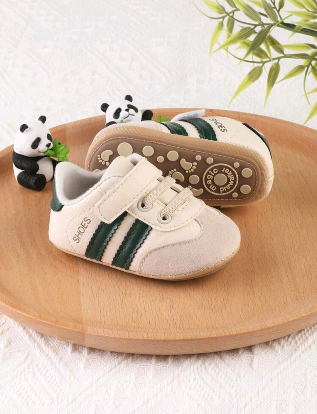 Sneakers with Dark Green Stripes