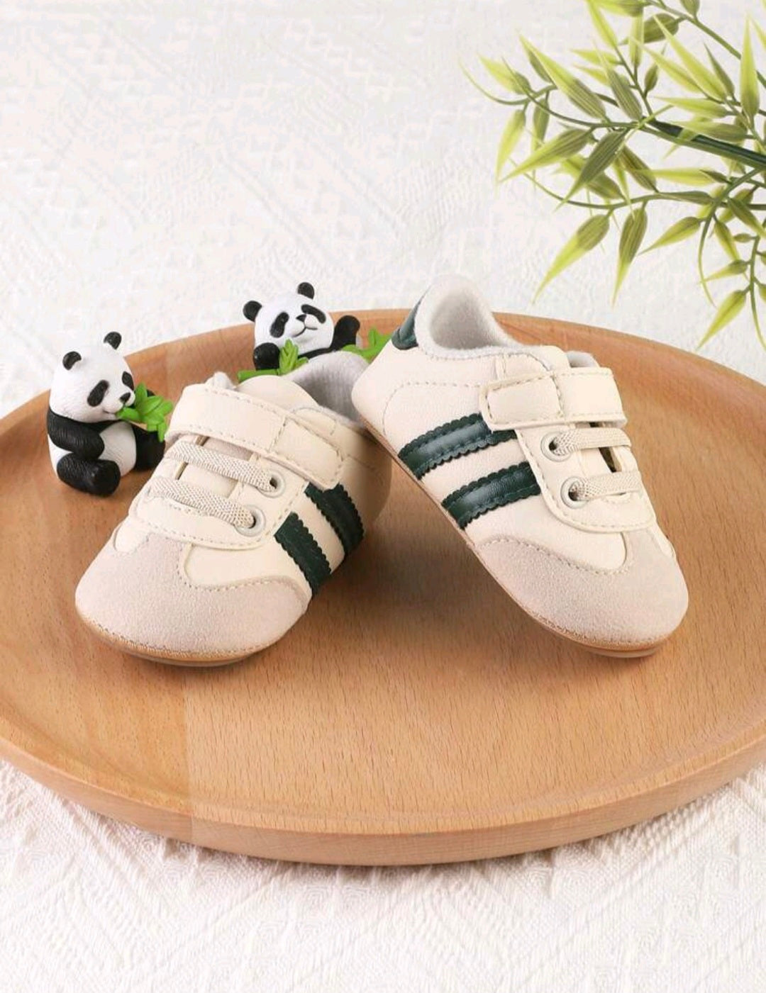 Sneakers with Dark Green Stripes