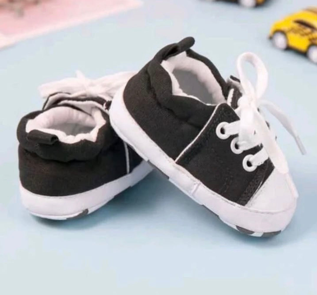 Black Casual Sneakers