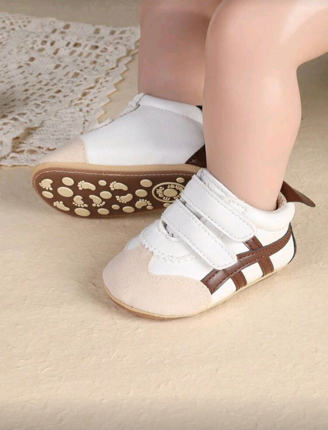 The Earthy Retro (White/Tan/Brown)