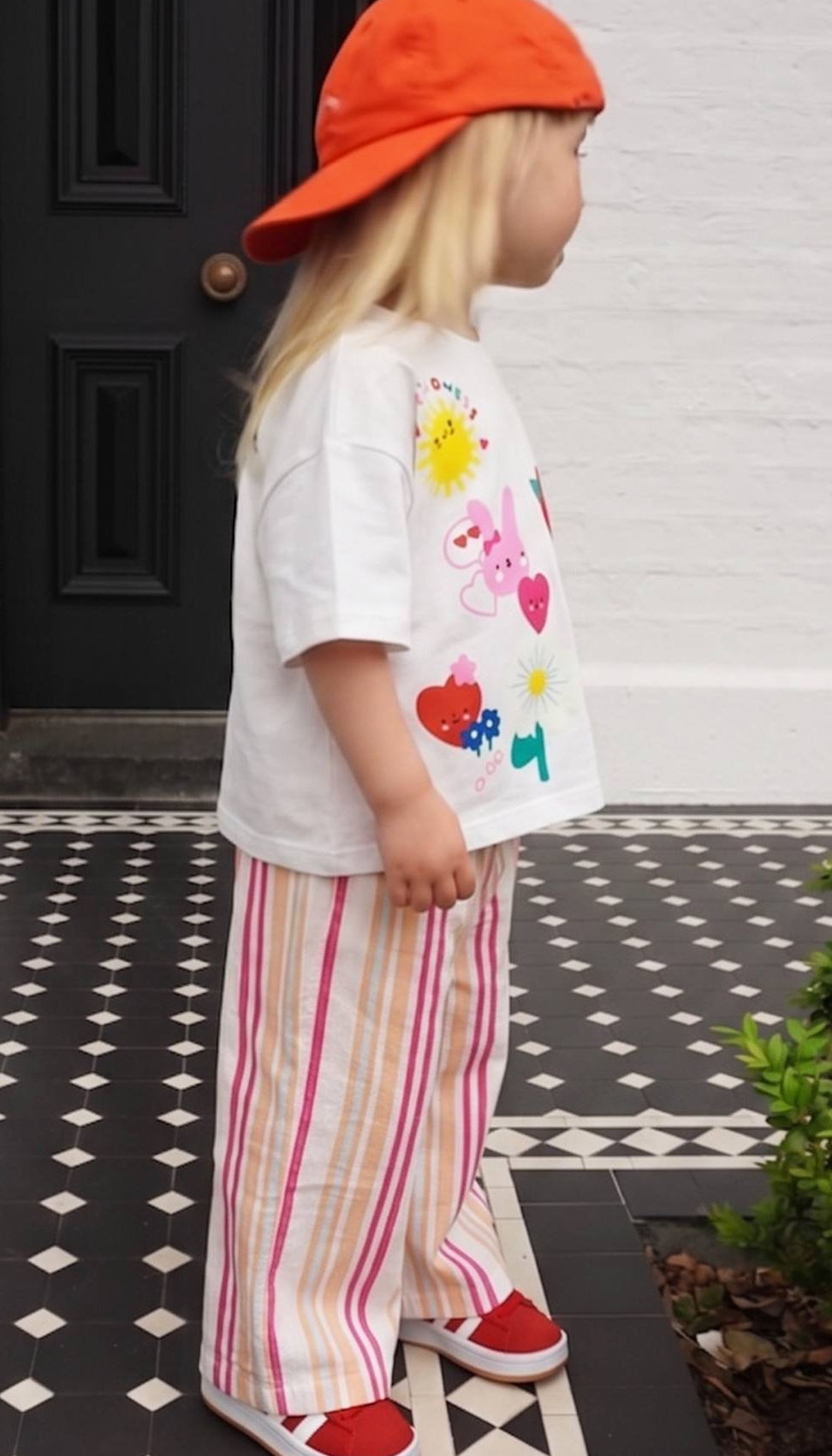 The Colorful Gardin Pants & Tshirt Set - 2-8Y