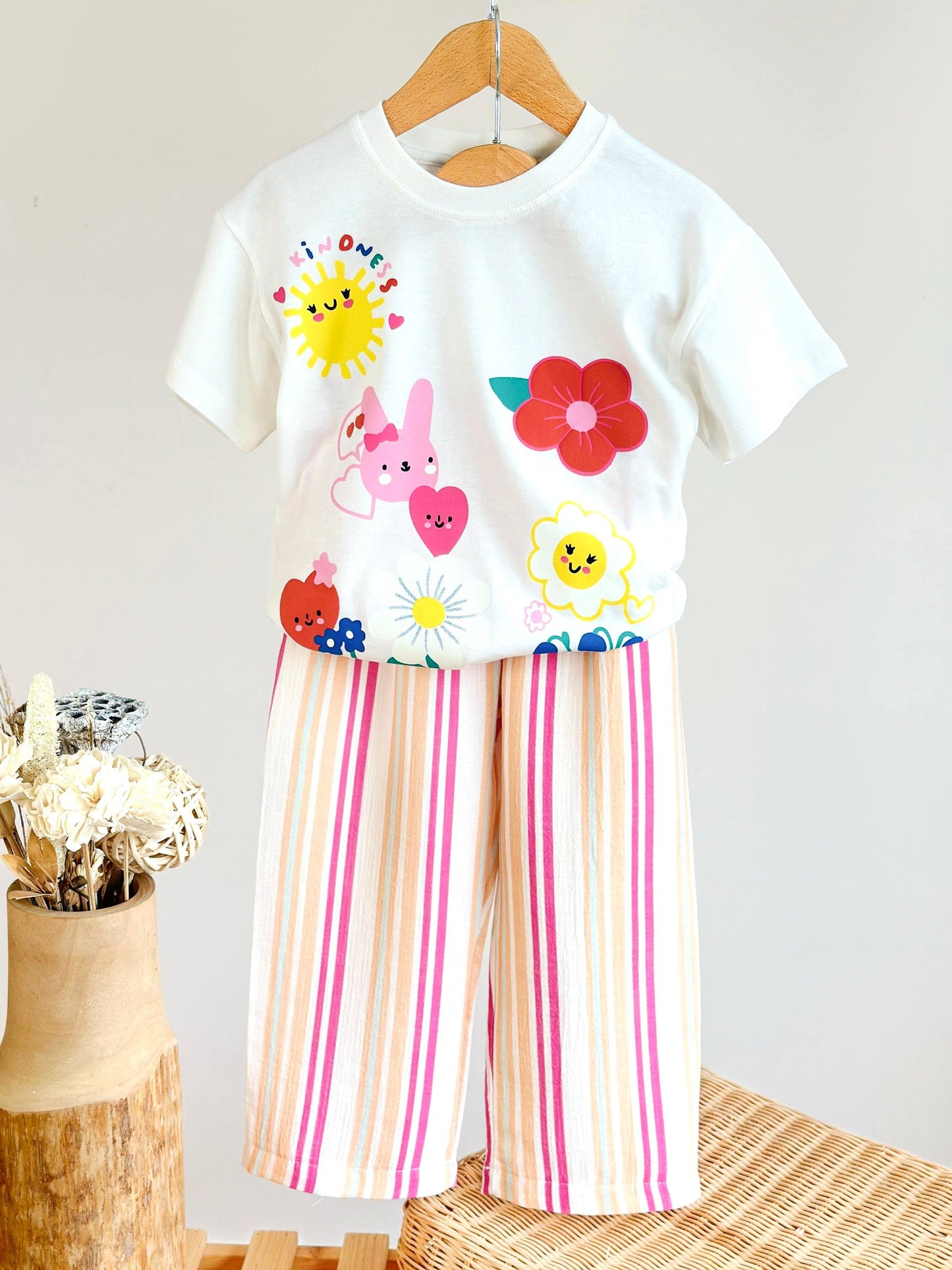 The Colorful Gardin Pants & Tshirt Set - 2-8Y